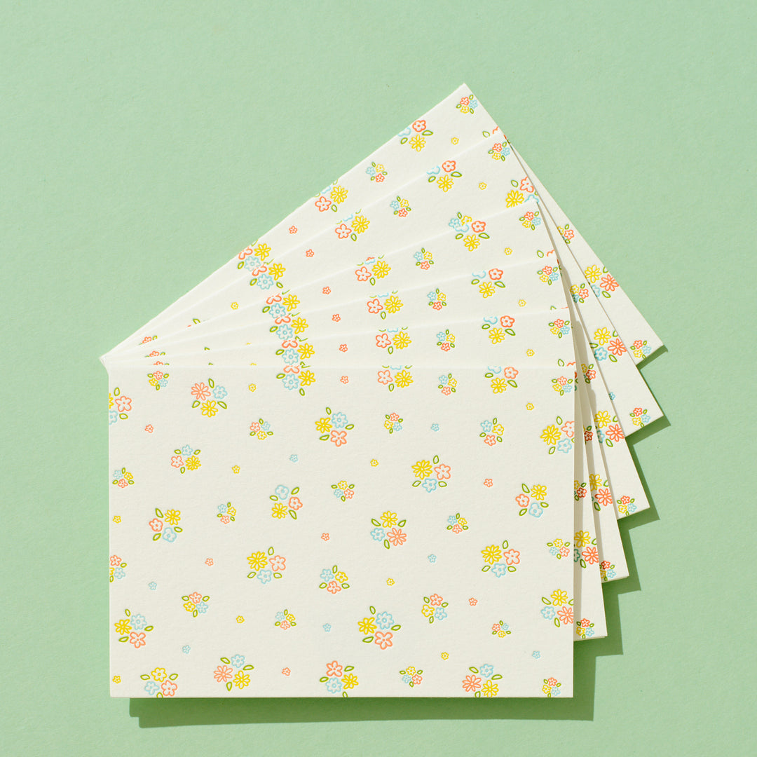 Ditsy Floral Pattern Box Set